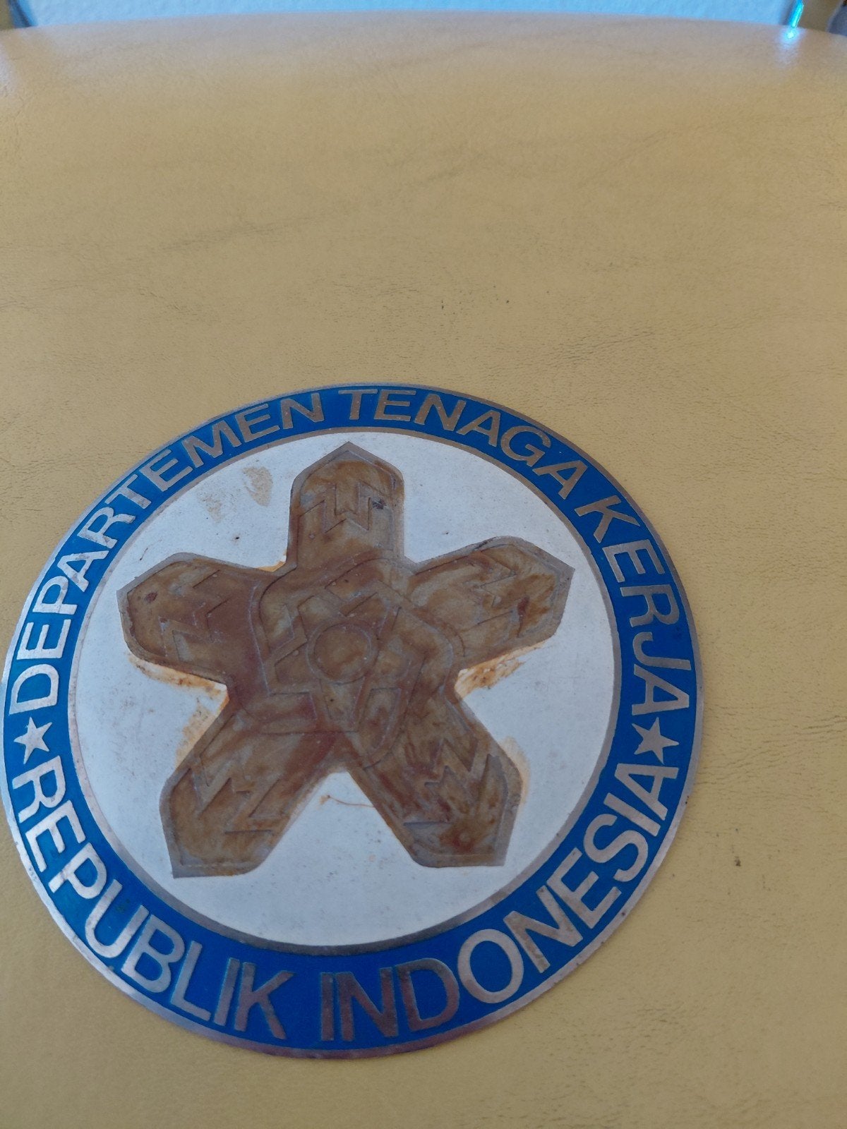 vintage embleem departemen tenaga kerja republik indonesia, Ophalen of Verzenden, Gebruikt, Overige onderwerpen