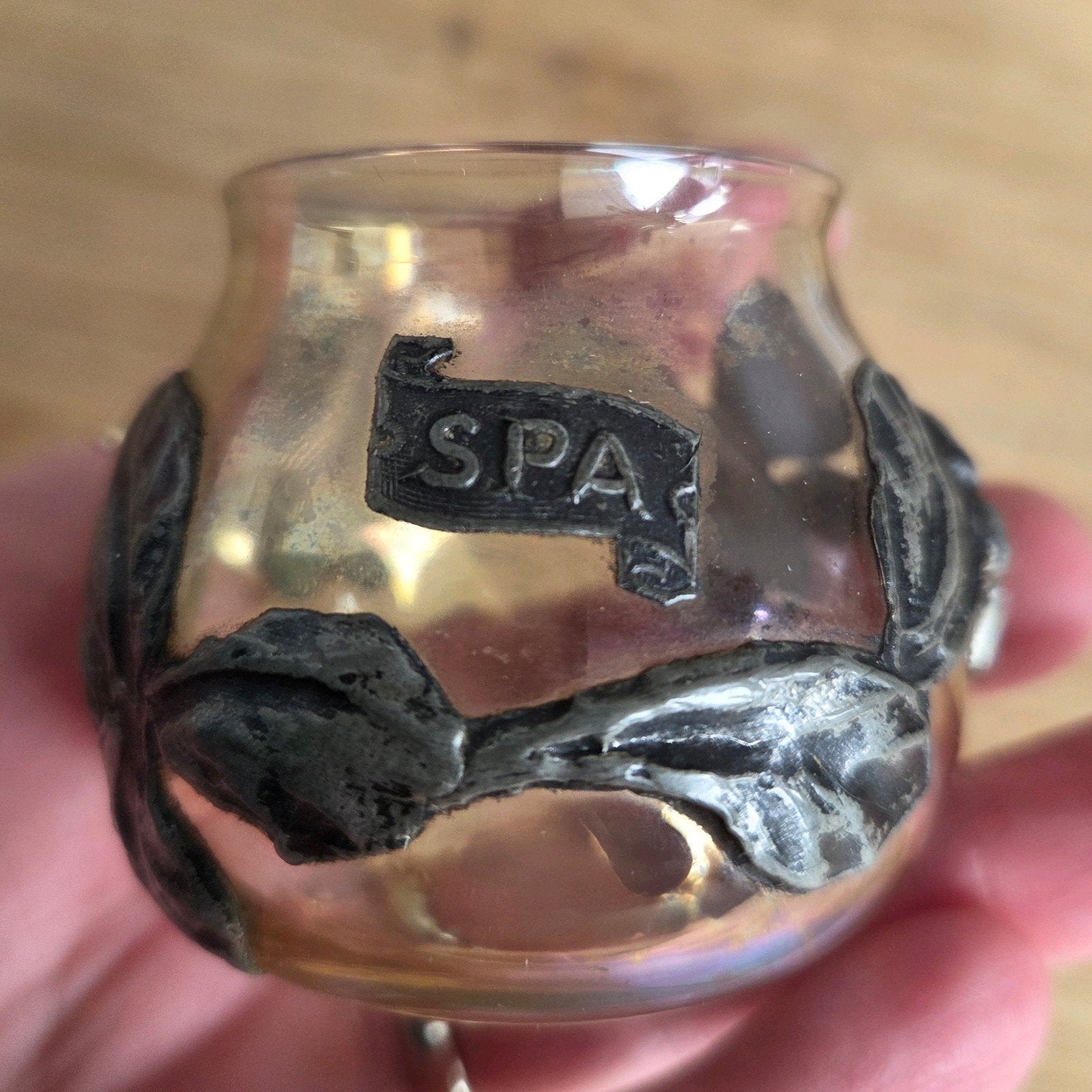 Iriserend antiek vaasje KPC de Bazel Glasfabriek Leerdam, Antiek en Kunst, Antiek | Glas en Kristal, Ophalen