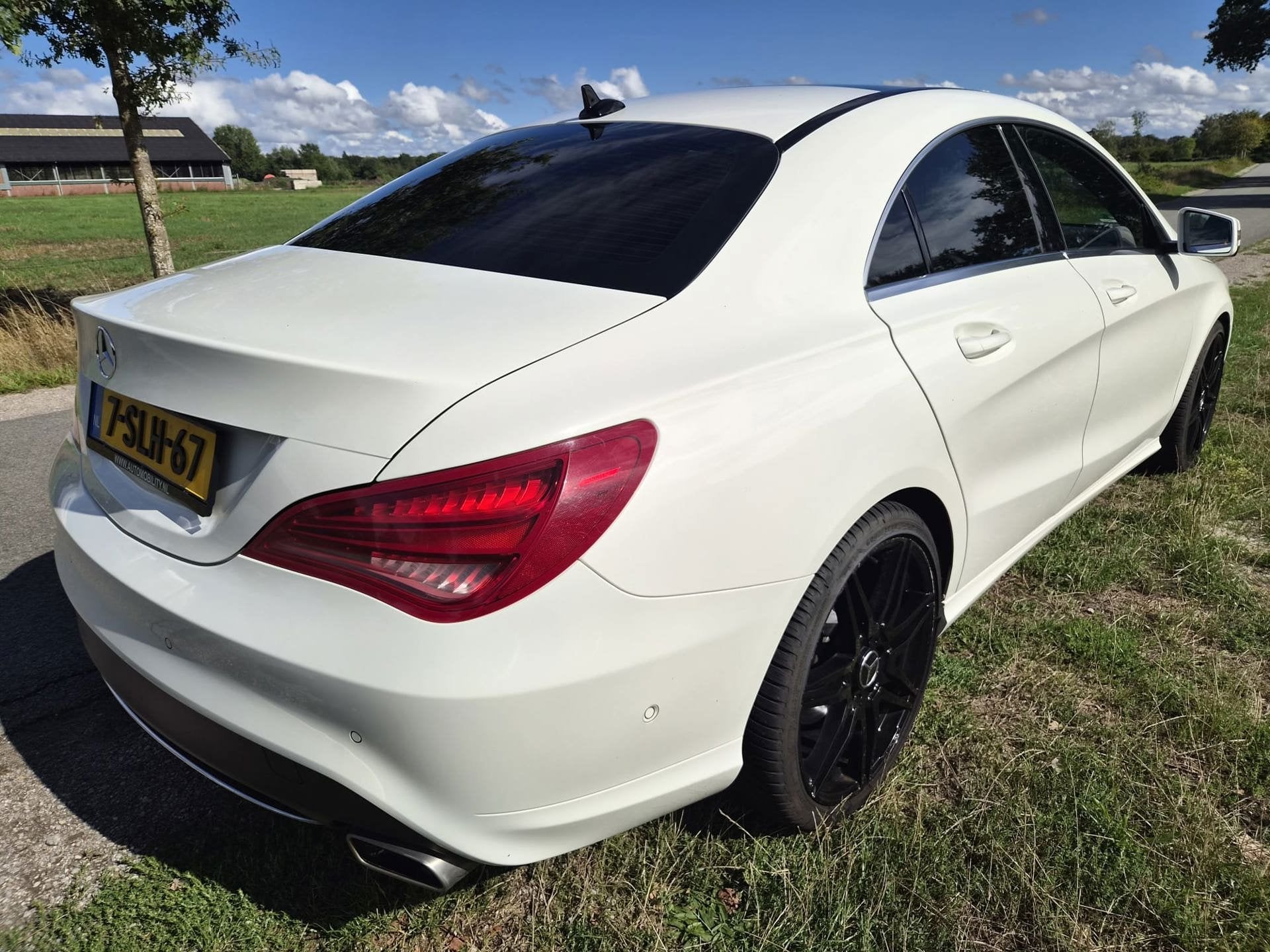 Mercedes-Benz CLA-klasse 200 Edition 1 trekhaak! prachtstaat, Auto's, Gebruikt, 715 kg, Leder en Stof, Wit