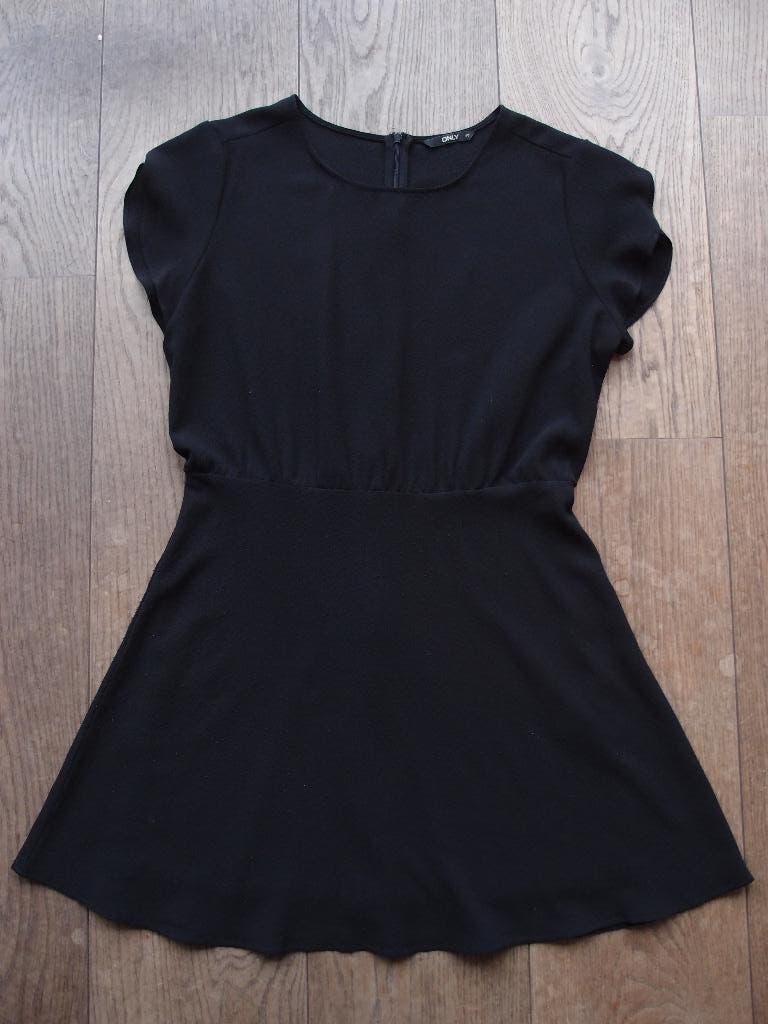 Erg mooie dames meisjes Vero Moda jurk maat 40 L, Vero Moda, Zwart, Maat 42/44 (L), Ophalen of Verzenden