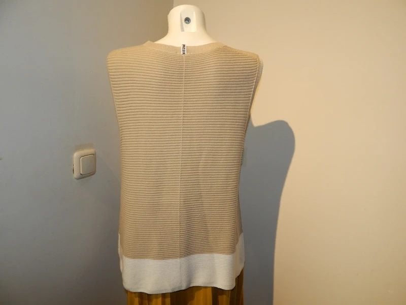 Marccain gebreide top langer model uitlopend onderkant N5, Kleding | Dames, Verzenden, Beige, Maat 42/44 (L), Zonder mouw