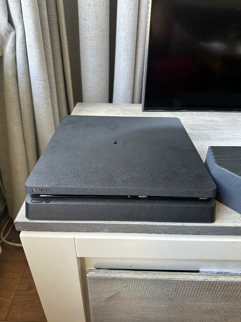 Playstation 4 slim 500GB, Spelcomputers en Games, Spelcomputers | Sony PlayStation 4, Ophalen of Verzenden, Zo goed als nieuw