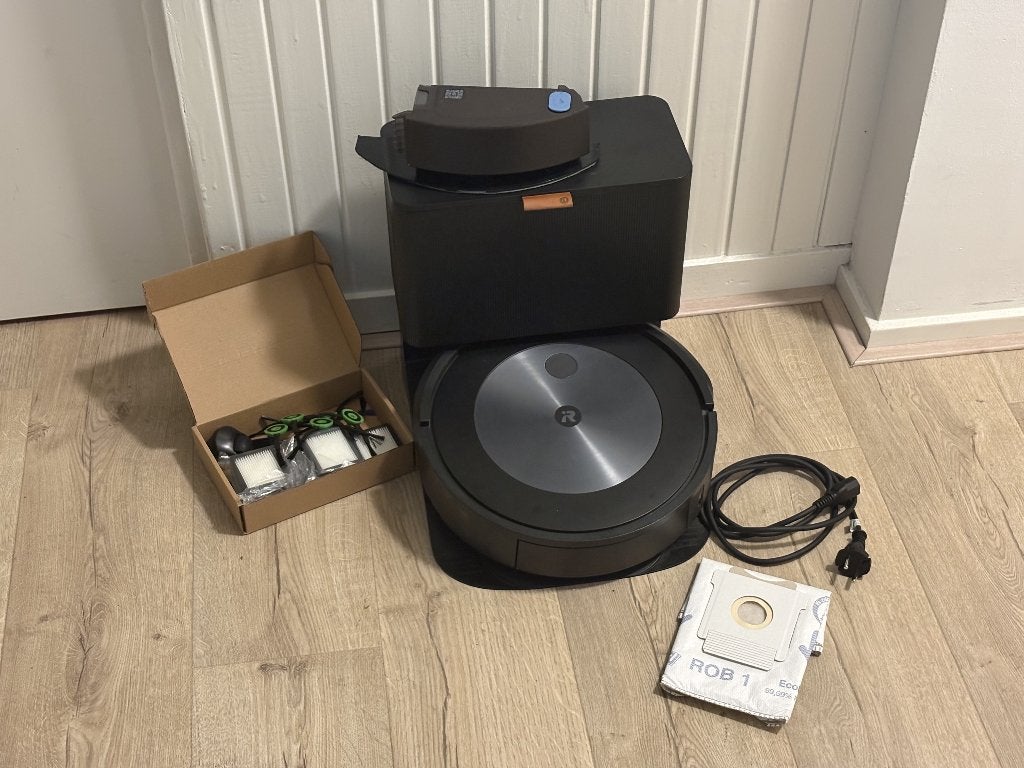 iRobot j5+ in goede staat, Witgoed en Apparatuur, Gebruikt, IRobot, Bedienbaar via app, Robotstofzuiger