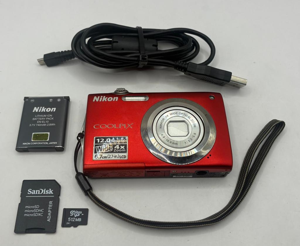 Nikon coolpix S3000 - compact camera, Audio, Tv en Foto, Fotocamera's Digitaal, Ophalen of Verzenden, Zo goed als nieuw