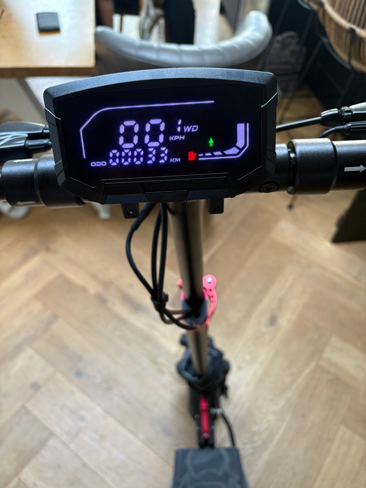 Elektrische step met display en verlichting, Fietsen en Brommers, Steps, Zo goed als nieuw, Elektrische step (E-scooter), Ophalen of Verzenden