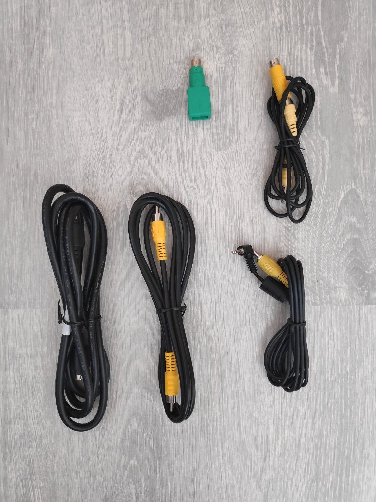 Diverse PC-kabels en adapters (oa tulp, PS/2, USB, S-video), Ophalen of Verzenden