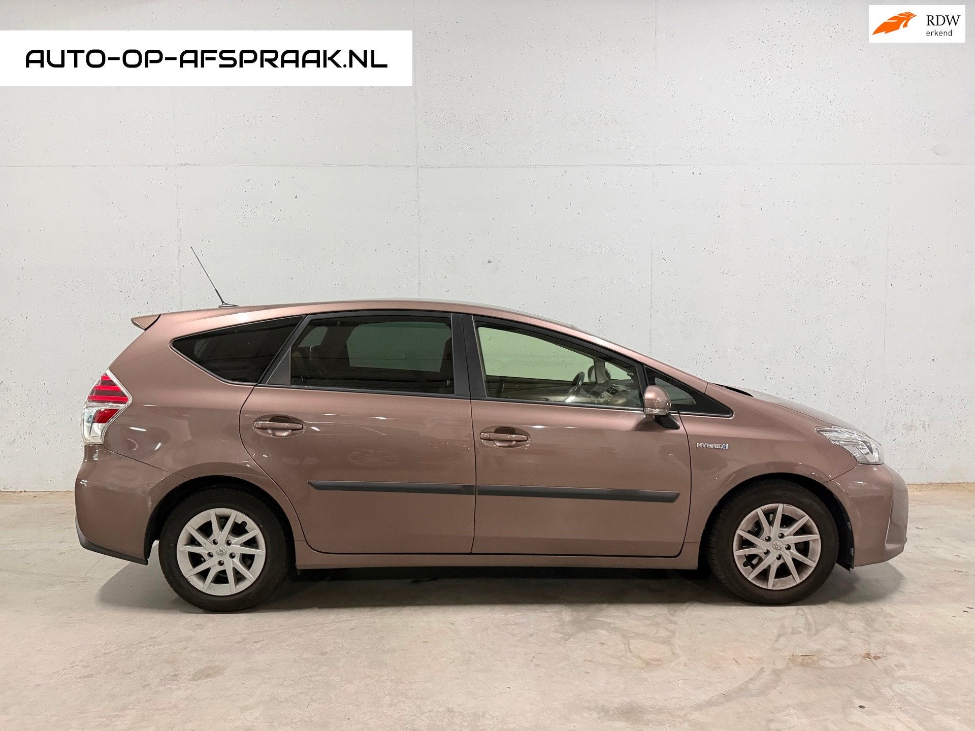 Toyota Prius + 1.8 Business Plus Pano Automaat 7p Leer Navi, Auto's, Dealer onderhouden, Gebruikt, Euro 6, 4 cilinders
