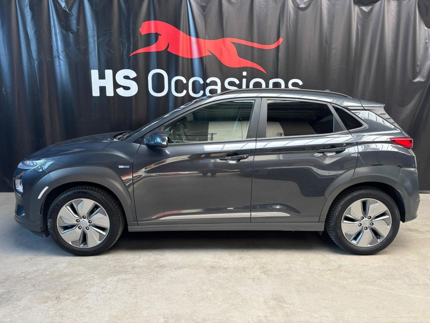 Hyundai Kona EV Comfort 64 kWh Navi CarPlay stoelverwarming, Auto's, Stof, Gebruikt, 420 min, 64 kWh