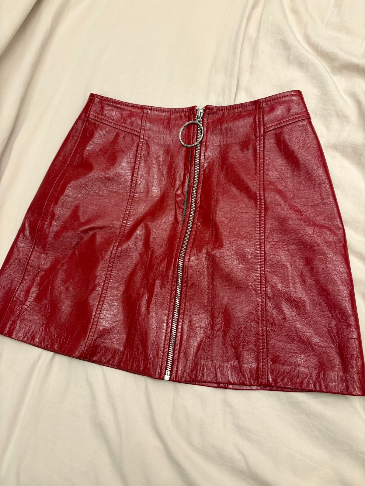 Rode lakleren rok met rits - Maat S, Kleding | Dames, Verzenden, Gedragen, Maat 36 (S), Rood
