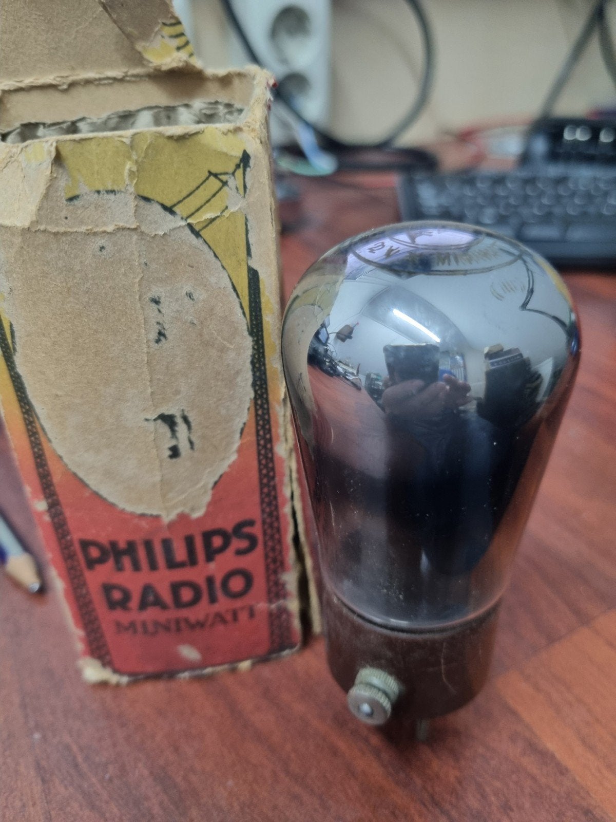 Philips Radio Miniwatt A241 vacuümbuis met originele doos, Ophalen of Verzenden