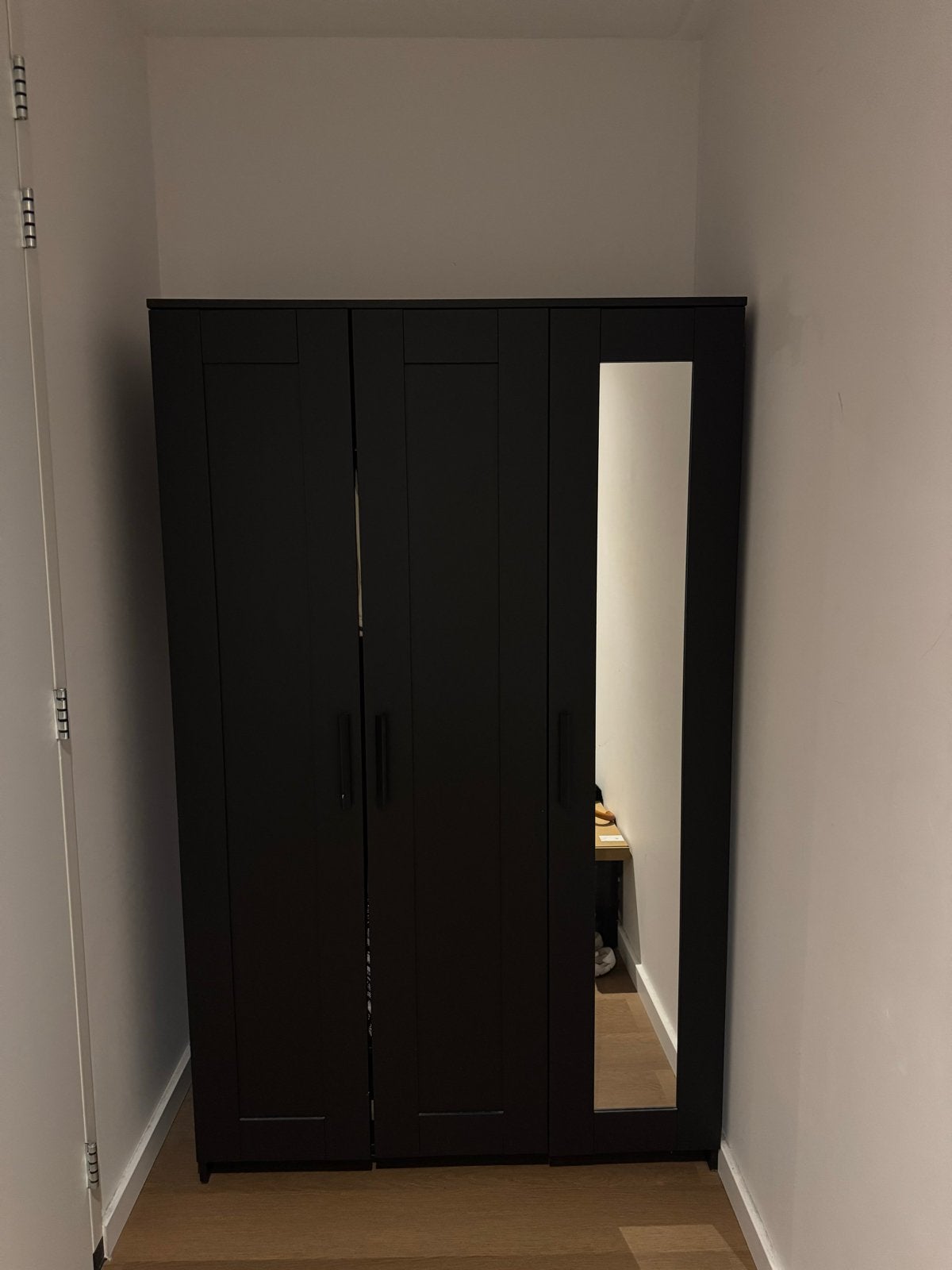 IKEA PAX Kledingkast met spiegeldeur - zwart Brimnes, Huis en Inrichting, Ophalen, Gebruikt, 100 tot 150 cm, 150 tot 200 cm
