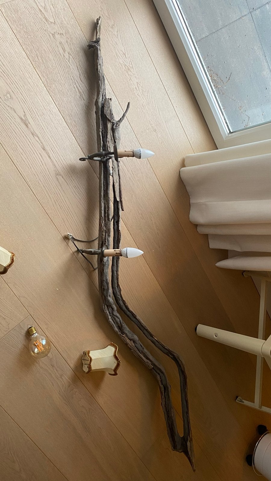 Unieke drijfhout lamp met 2 lichtpunten, Huis en Inrichting, Overige merken, Gebruikt, E14 (klein), Hout