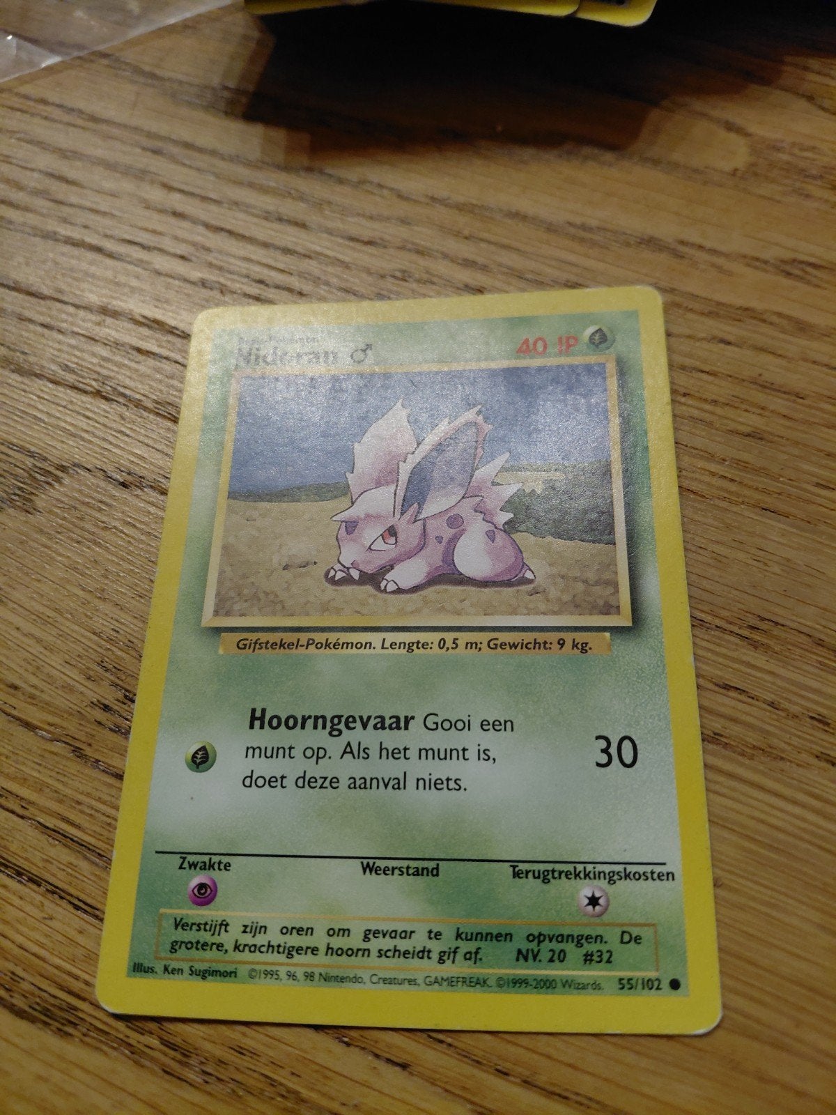 Nidoran - kaart 55/102 (Base set NL), Hobby en Vrije tijd, Verzamelkaartspellen | Pokémon, Ophalen of Verzenden, Gebruikt, Losse kaart