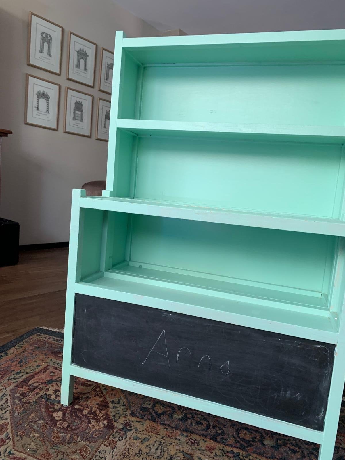 Leuk kinderboekenkastje met krijtbord in mintgroen, Ophalen, Gebruikt, Kast