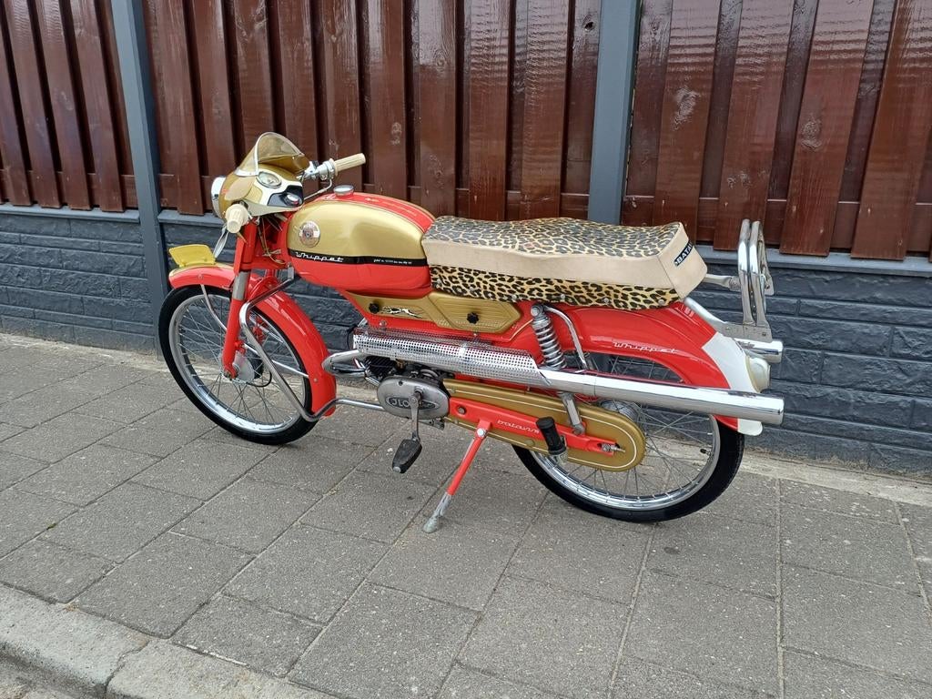 BATAVUS WHIPPET MET KENTEKEN, Fietsen en Brommers, Brommers | Oldtimers, Maximaal 45 km/u, Batavus, 2 versnellingen, 49 cc