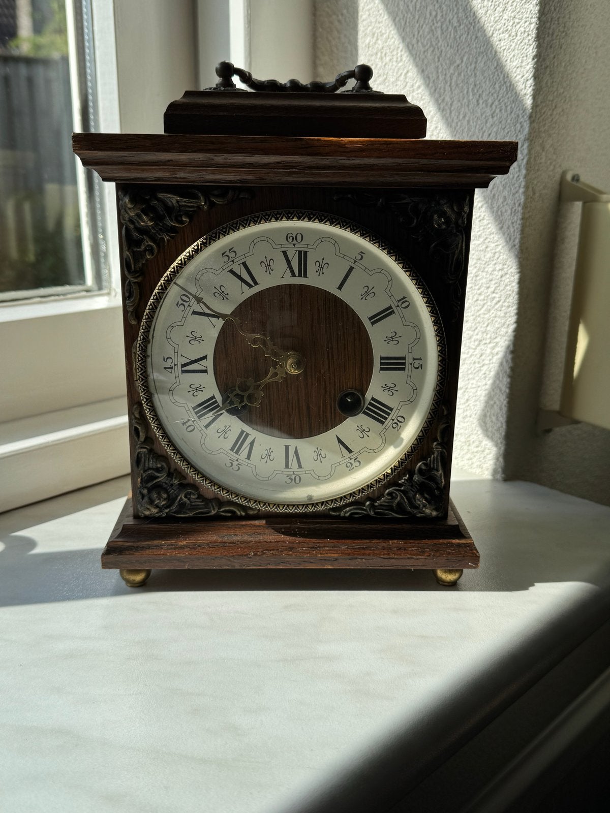 Antieke houten tafelklok met Romeinse cijfers, Ophalen of Verzenden