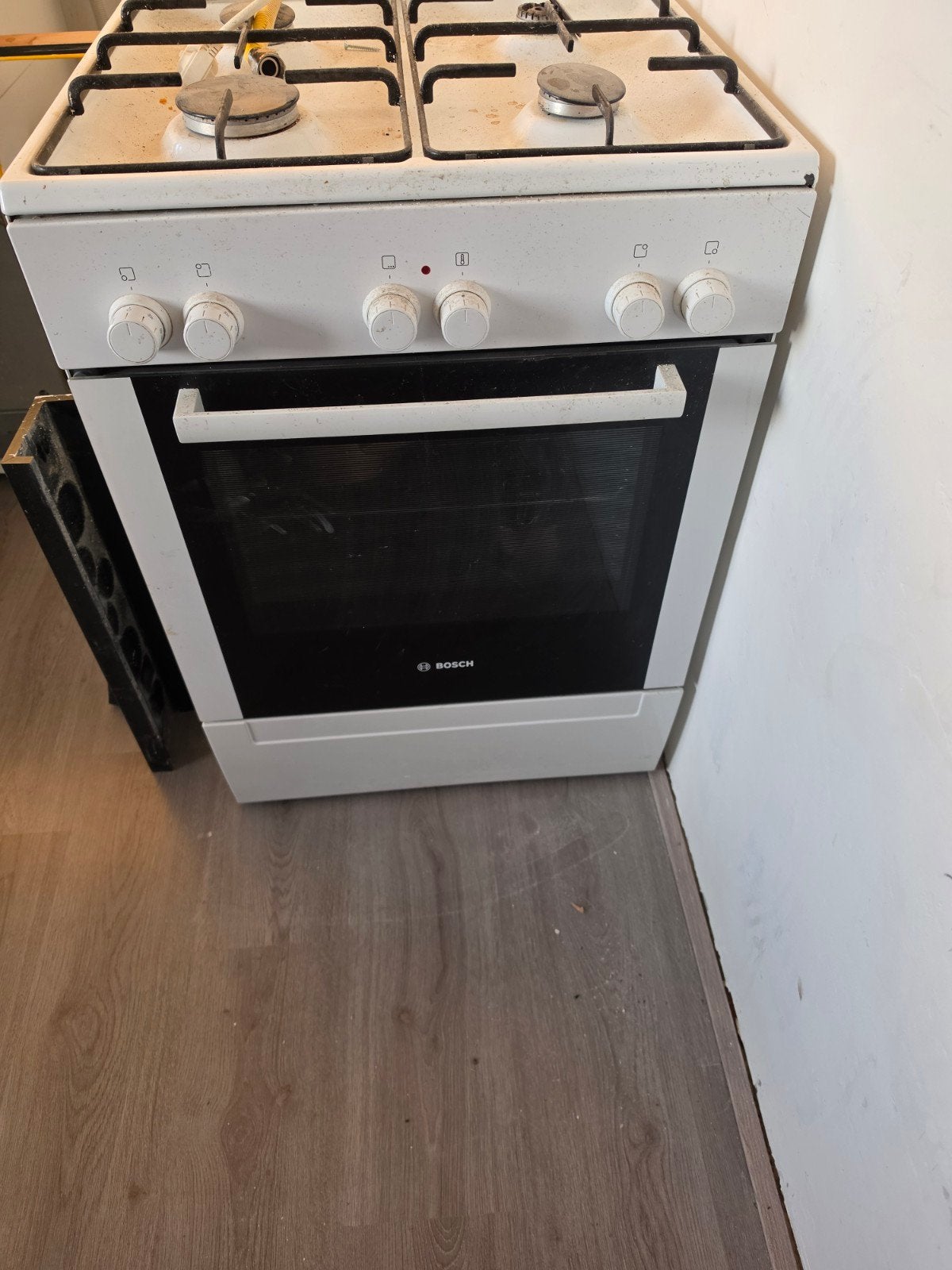 Bosch Vrijstaand Gasfornuis met Oven zo snel mogelijk ophale, Ophalen, Gebruikt, 4 kookzones, Gas