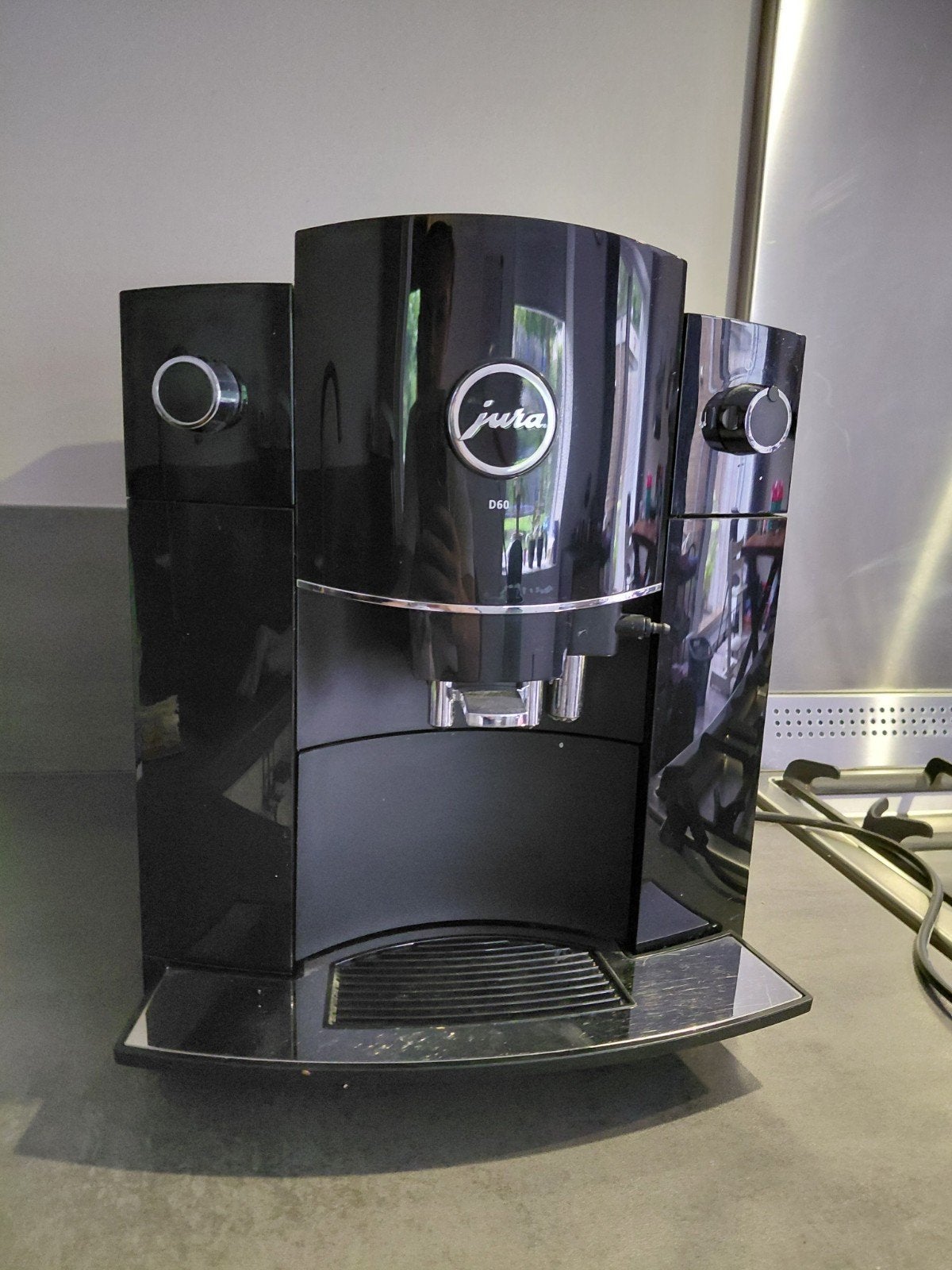 Jura D60 volautomatische koffiemachine, Ophalen, Afneembaar waterreservoir, Gebruikt, Koffiemachine