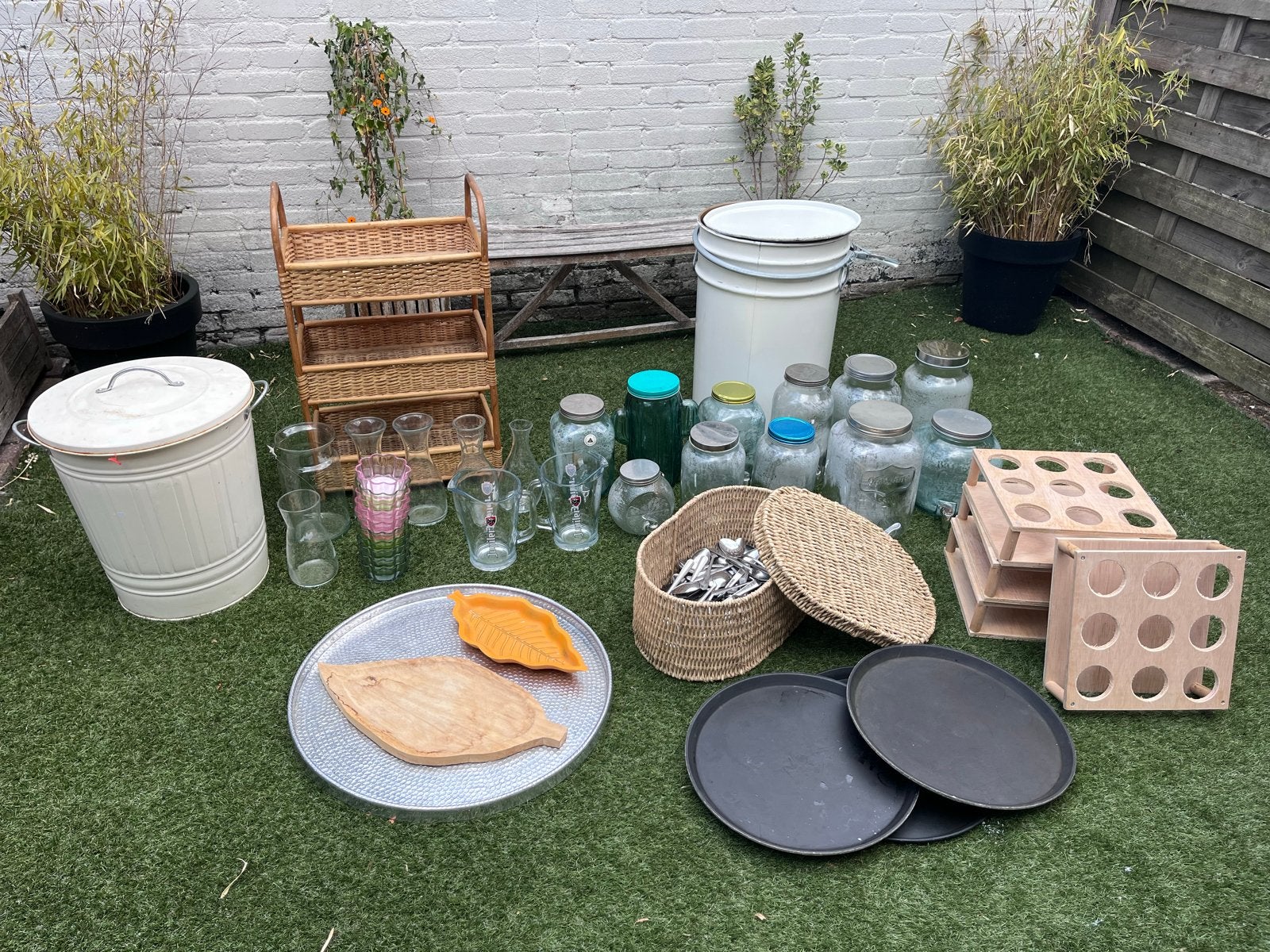 Partij evenement/feest/bruiloft spullen: prullenbakken, best, Ophalen, Gebruikt, Wit, Kunststof