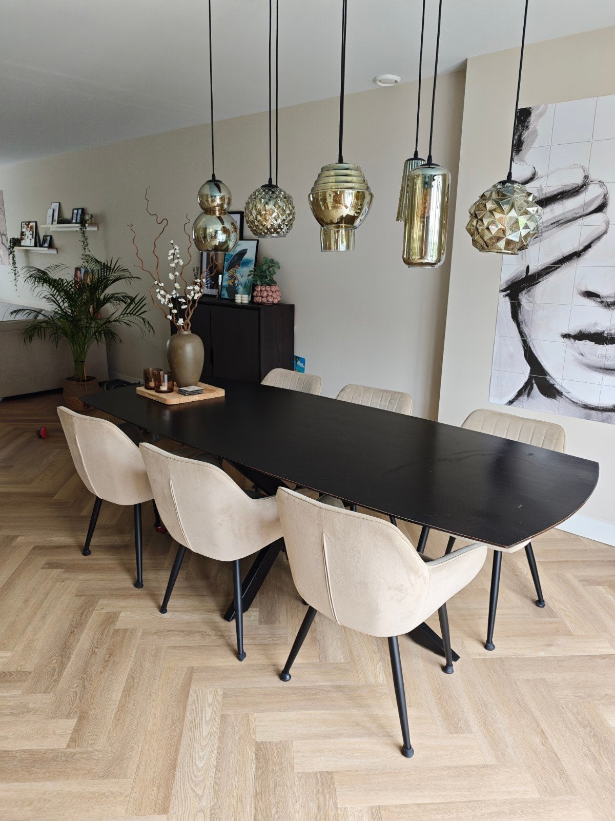Nette eettafel slechts 2 jaar oud, Ophalen, 75 m² of meer, Laminaat