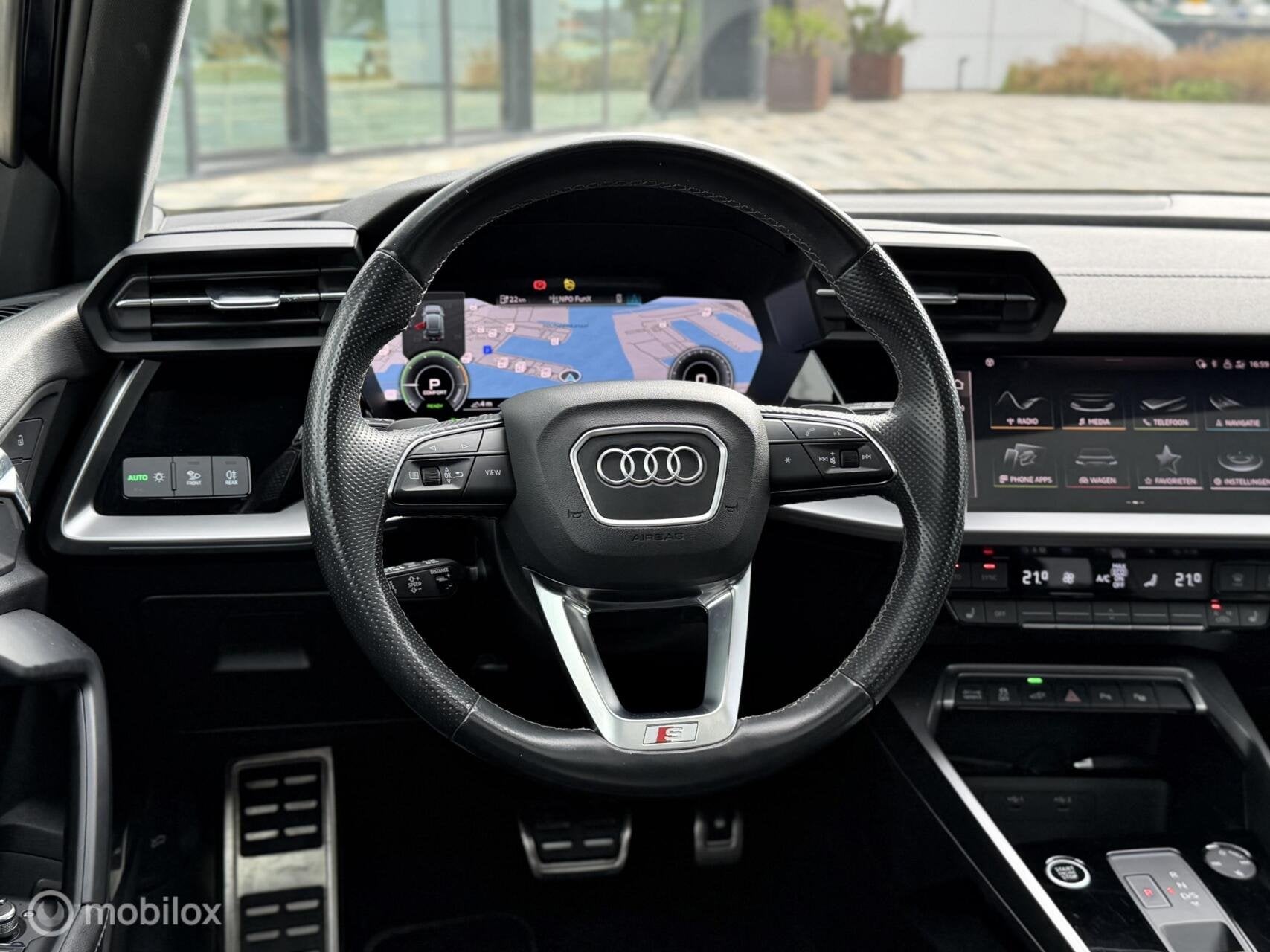 Audi A3 Sportback 45 TFSI e Competition |Pano|B&O|Sfeer, Auto's, Gebruikt, 4 cilinders, Blauw, Hybride Elektrisch/Benzine