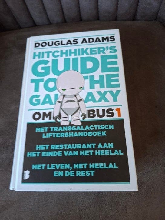 Douglas Adams - The Hitchhiker's Guide  the Galaxy Omnibus, Ophalen of Verzenden, Zo goed als nieuw, Douglas Adams