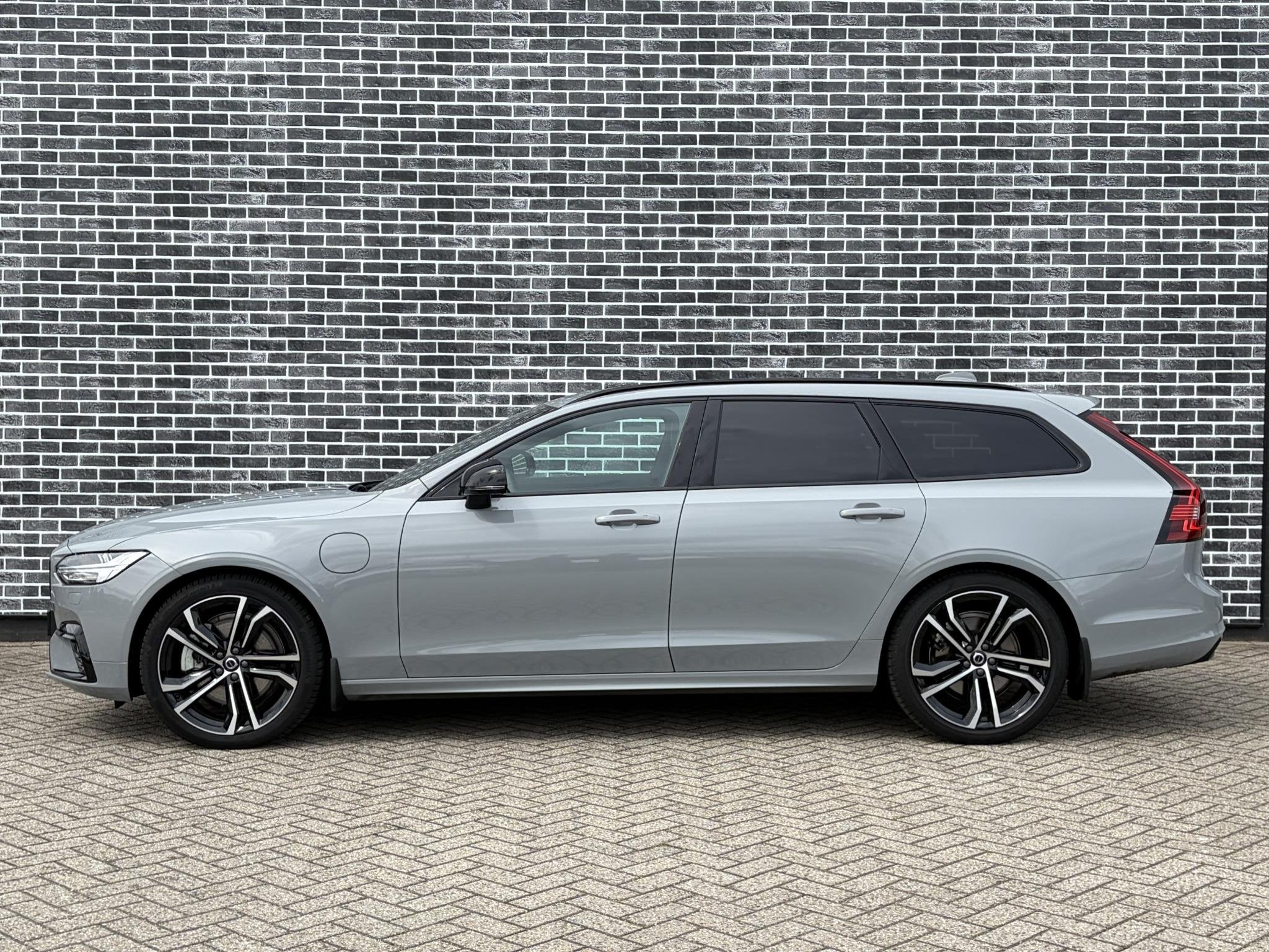Volvo V90 2.0 T8 Plug-in Hybrid AWD Ultra Dark | PHEV | Bowe, Auto's, 12 maanden, Euro 6, 4 cilinders, 180 min