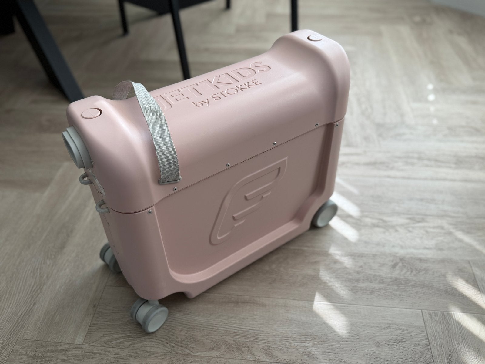 JetKids by Stokke BedBox Roze Kinderkoffer, Ophalen, Zo goed als nieuw