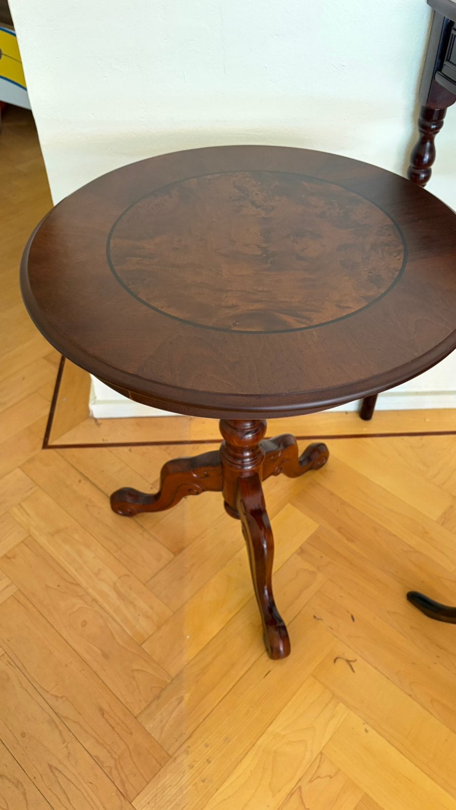 Prachtig driepoot antiek tafeltje bijzettafel mahonie, Huis en Inrichting, 45 tot 60 cm, Minder dan 55 cm, Klassiek, Rond