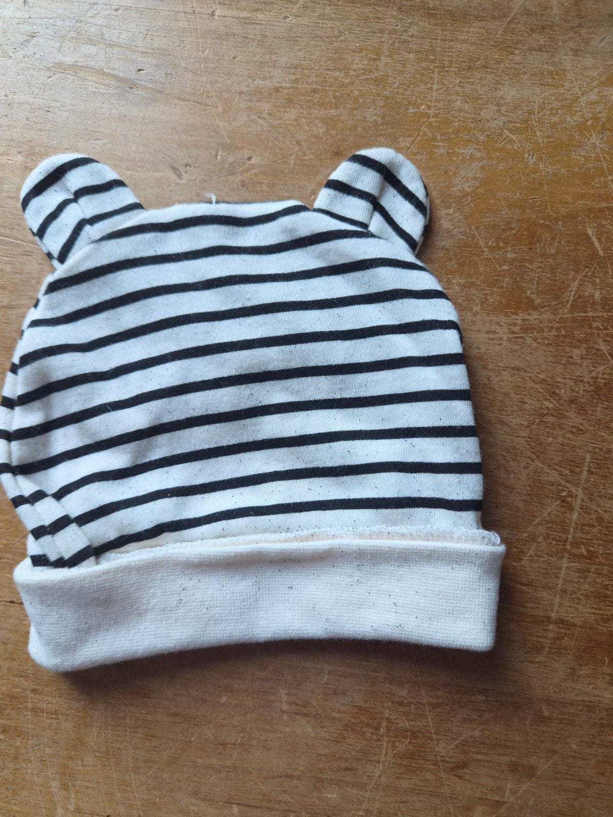 Nieuwe baby mutsjes: zwart/wit en crème gestreept, Kinderen en Baby's, Babykleding | Mutsen, Sjaals en Wanten, Maat 50, Jongetje of Meisje