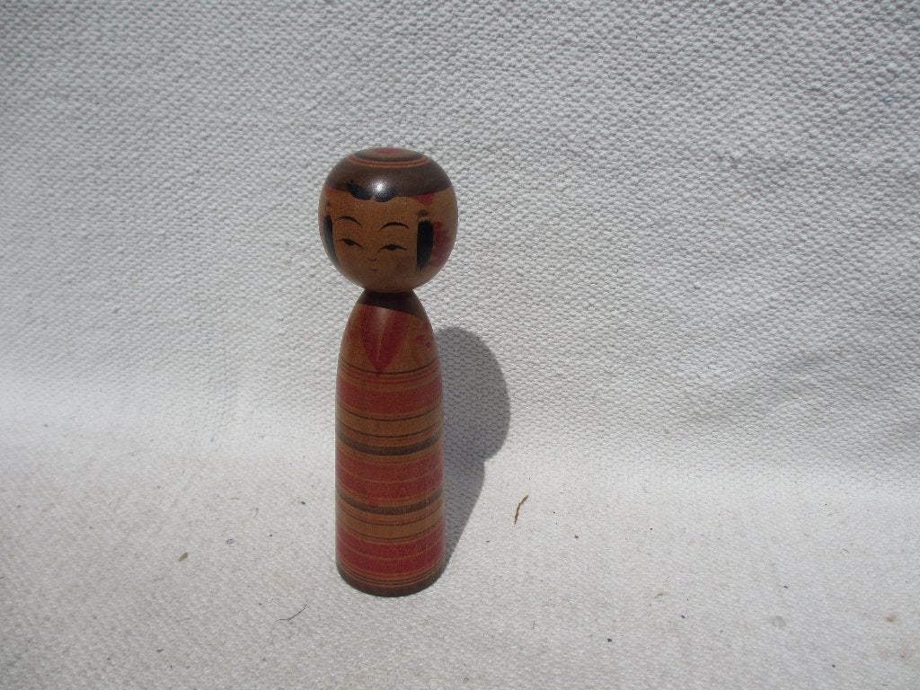 Drie Japanse Kokeshi poppen van hout, Handgemaakt, Overige typen, Ophalen of Verzenden, Meerkleurig