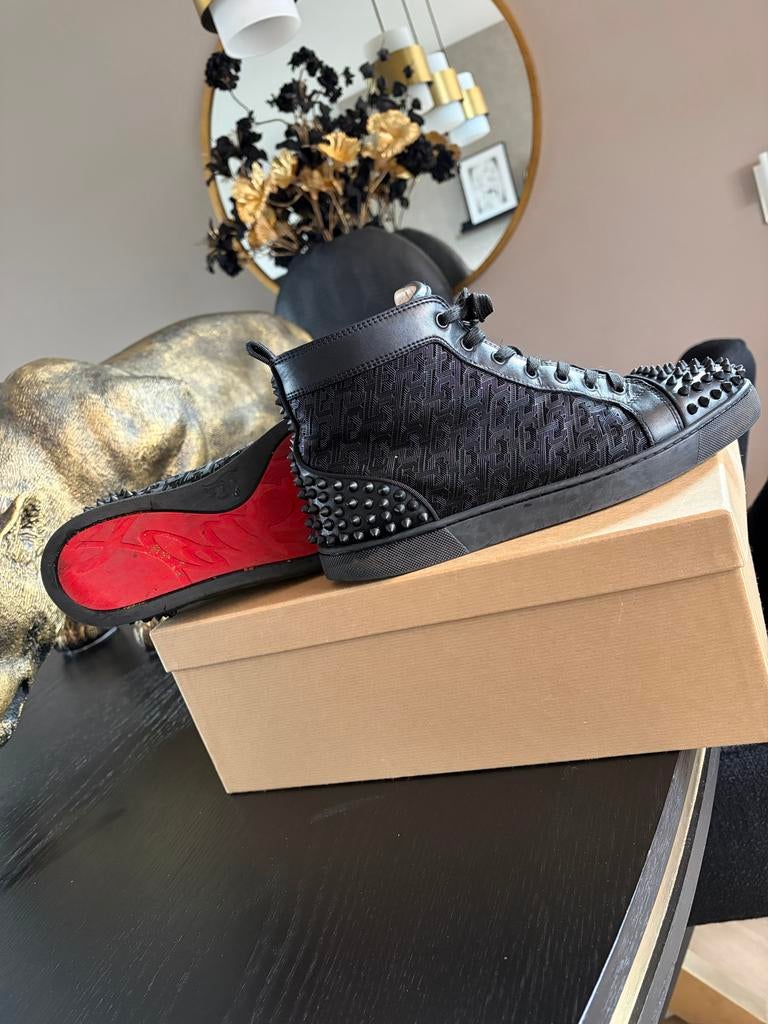 Christian Louboutin Flat Calf Spikes - Maat 42,5, Zwart, Ophalen of Verzenden, Sneakers of Gympen, Gedragen