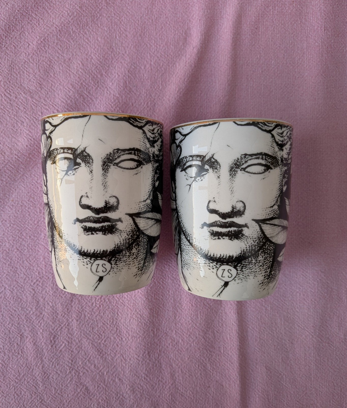 Zusss, 2 koffiekoppen, Ophalen of Verzenden, Zo goed als nieuw, Overige stijlen, Bord(en)