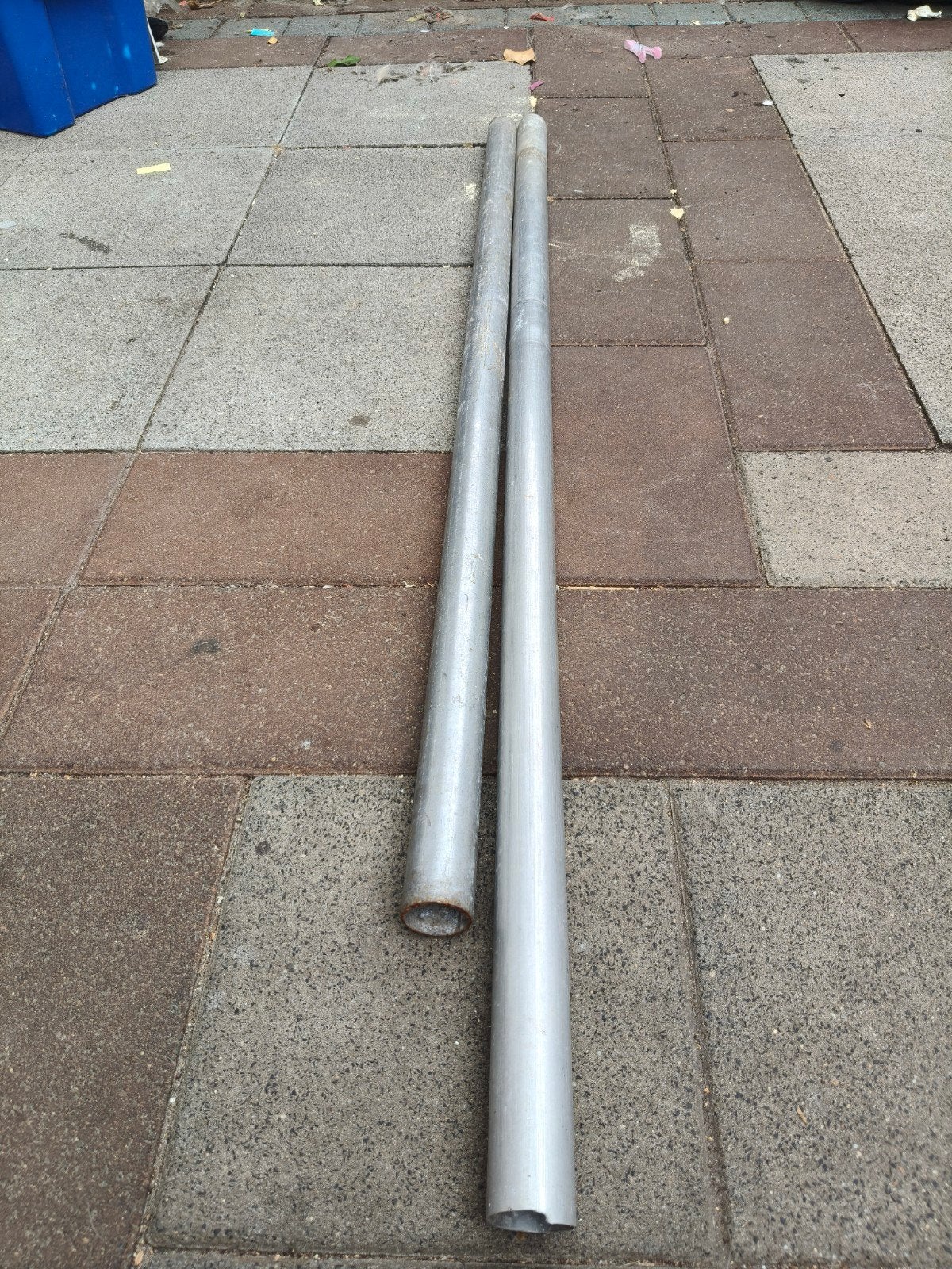 Aluminium buizen (2 stuks), Ophalen