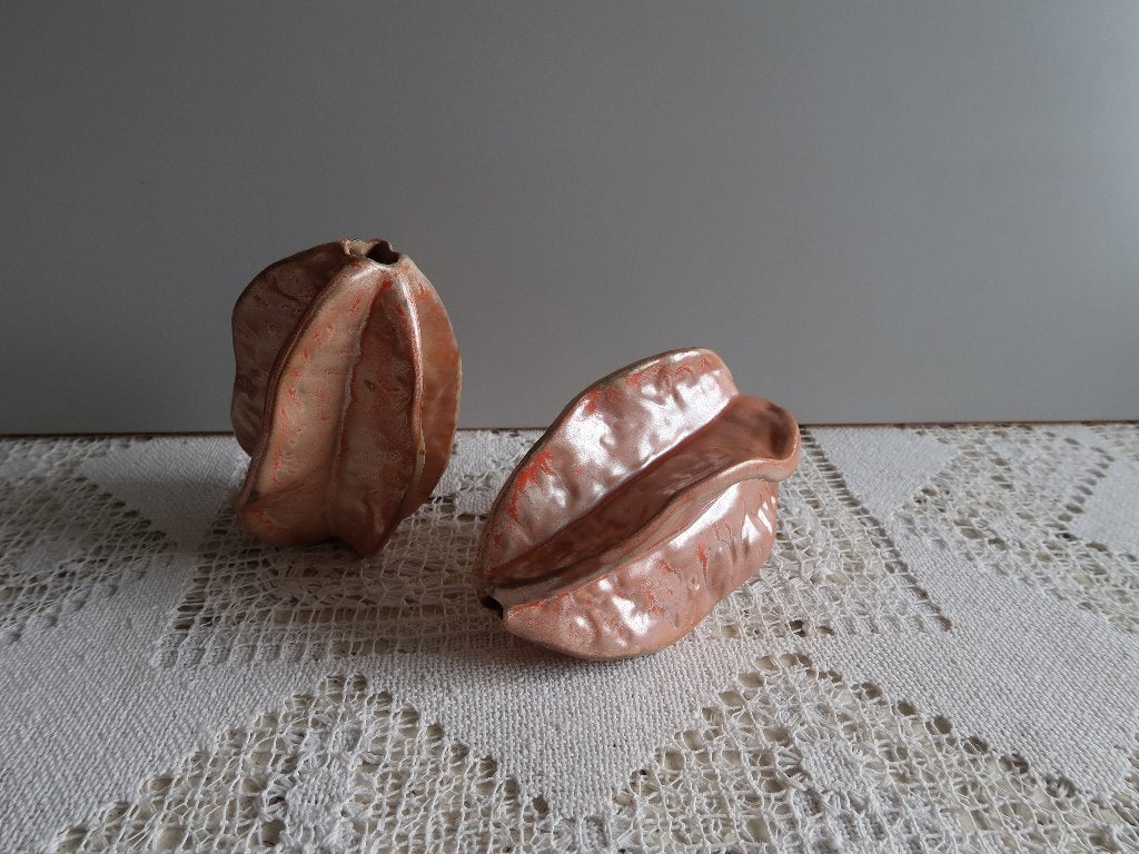 Set van 2 keramische carambola vazen/decoratie handgemaakt., Overige stijlen, Roze, Ophalen of Verzenden, Zo goed als nieuw