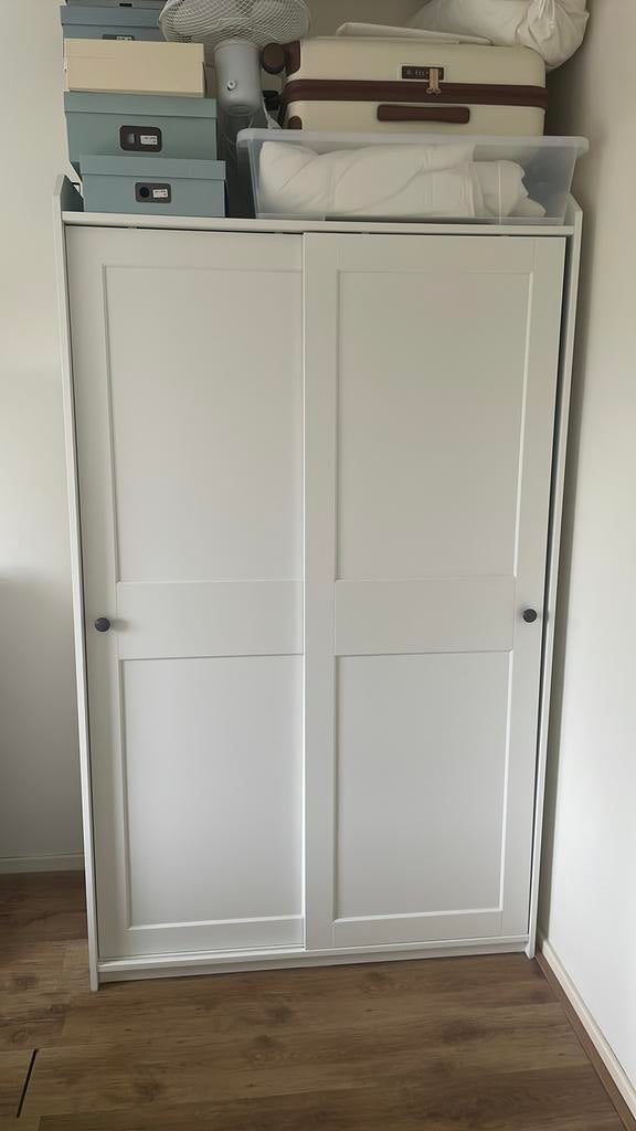 Ikea Hauga schuifdeurkast wit, Ophalen, 100 tot 150 cm, 200 cm of meer, Zo goed als nieuw