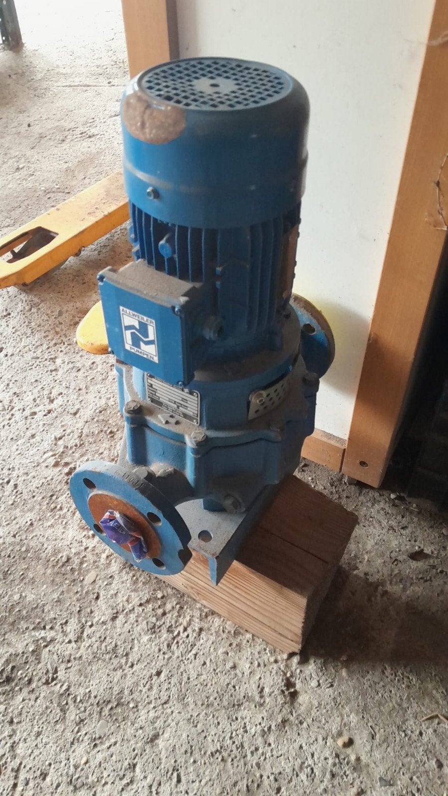 Te koop: waterpomp, Ophalen