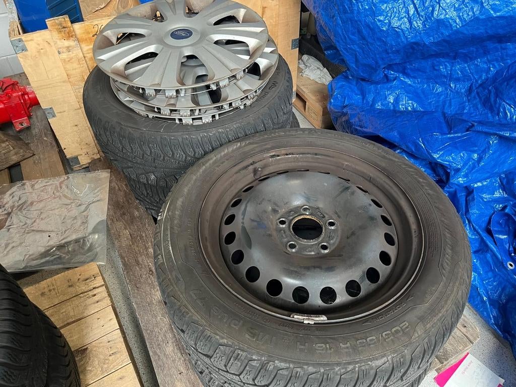 Winterbanden met TPMS en Ford wieldoppen, Ophalen, Gebruikt