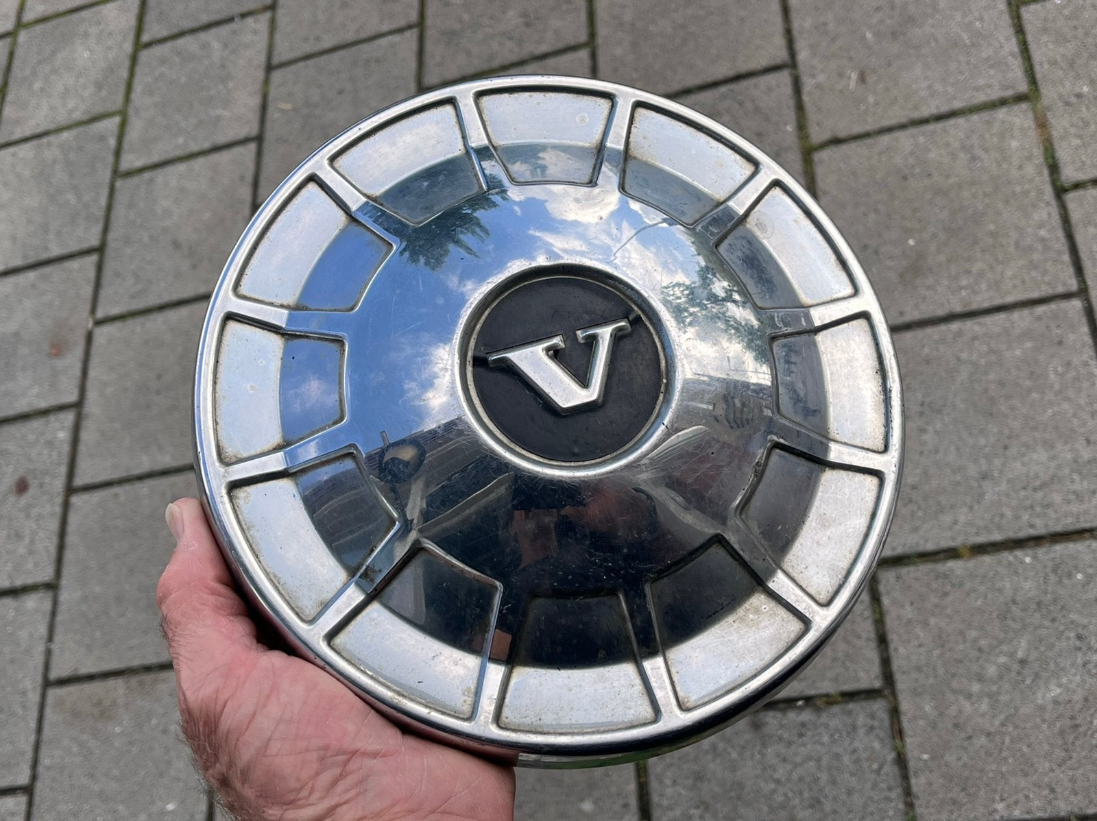 4 chromen wieldoppen Volvo 140 serie, Auto diversen, Ophalen, Zo goed als nieuw