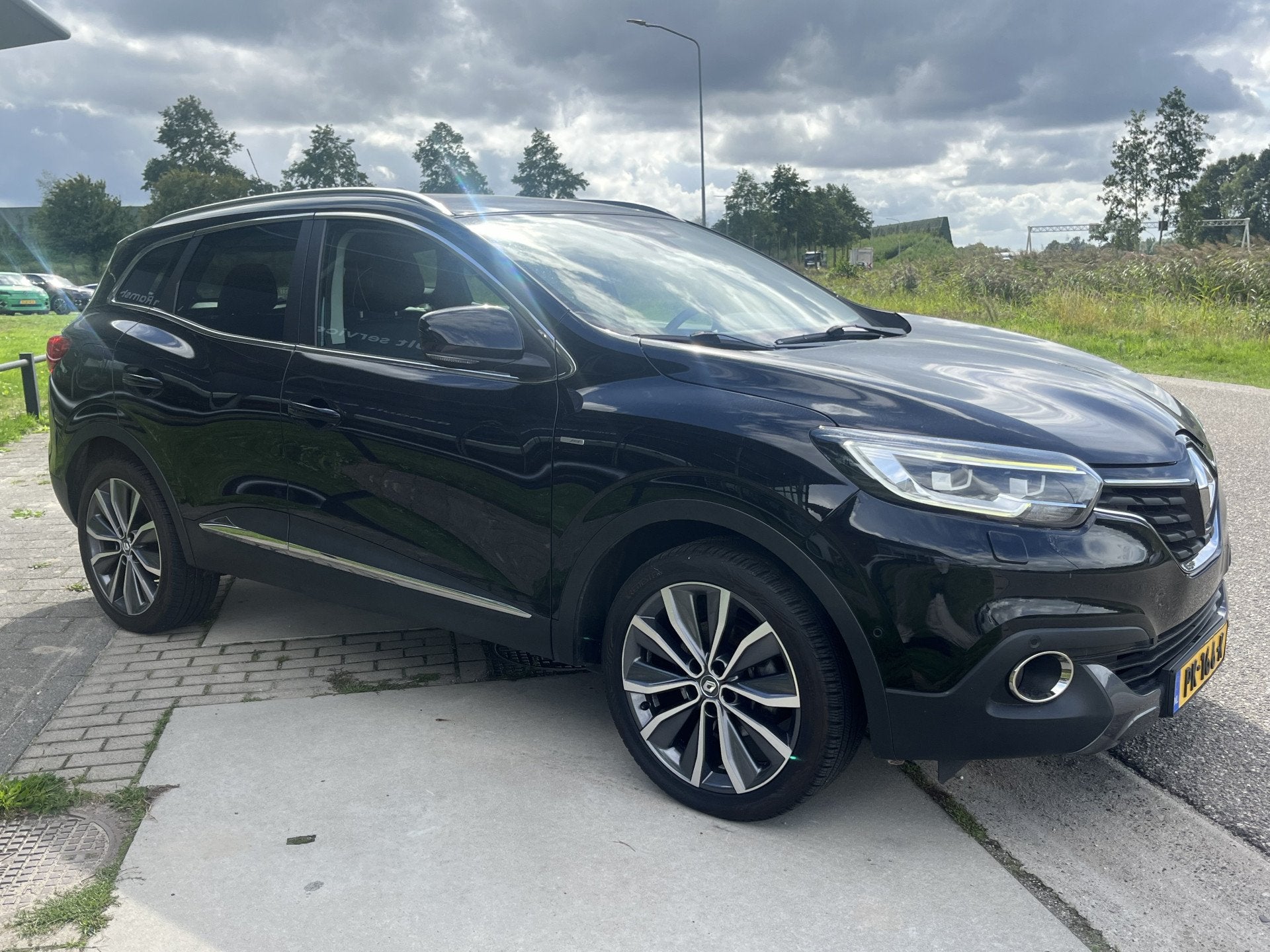 Renault Kadjar TCe 130PK/ Bose / Automaat / Trekhaak /Dealer, Auto's, Gebruikt, 4 cilinders, Zwart, Bedrijf