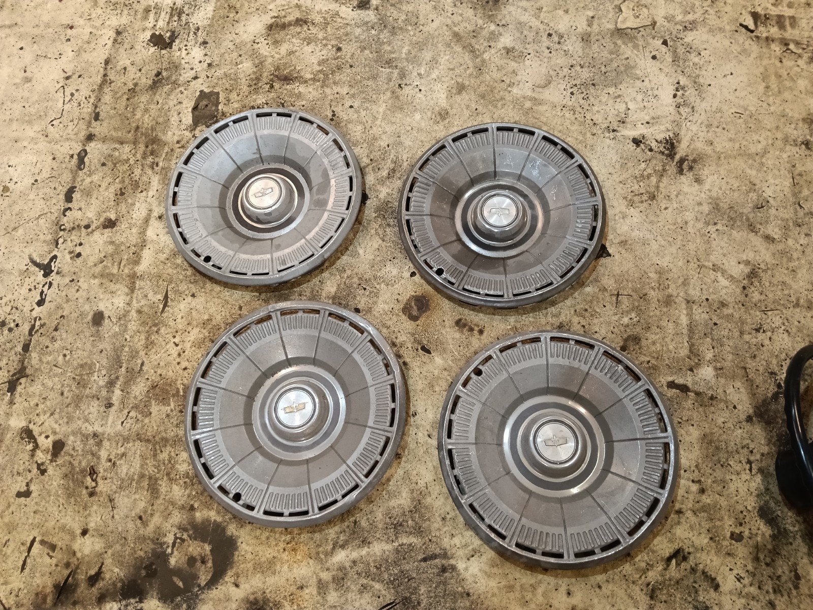 Chevrolet15 inch wieldoppen, Ophalen of Verzenden, Gebruikt