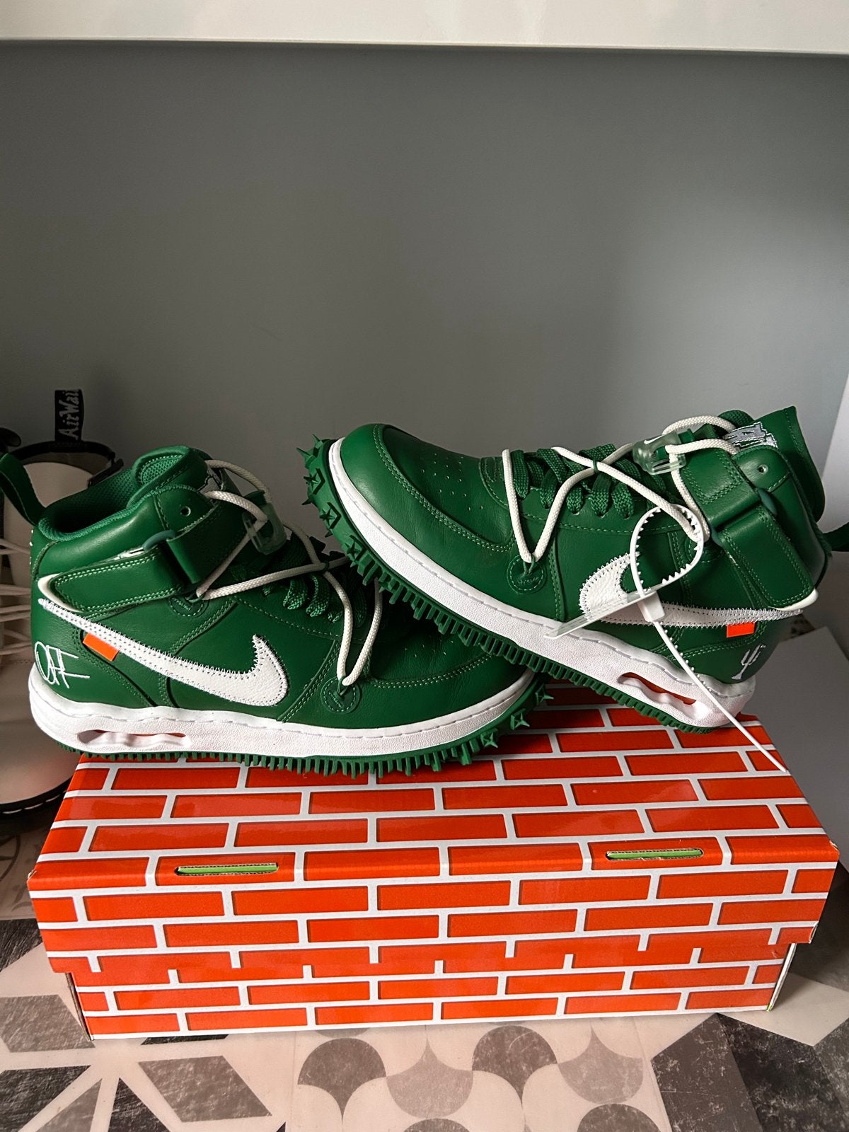 Nike Air Force 1 Off-White Pine Green - Maat 42,5, Ophalen of Verzenden, Nieuw, Overige kleuren, Sneakers of Gympen
