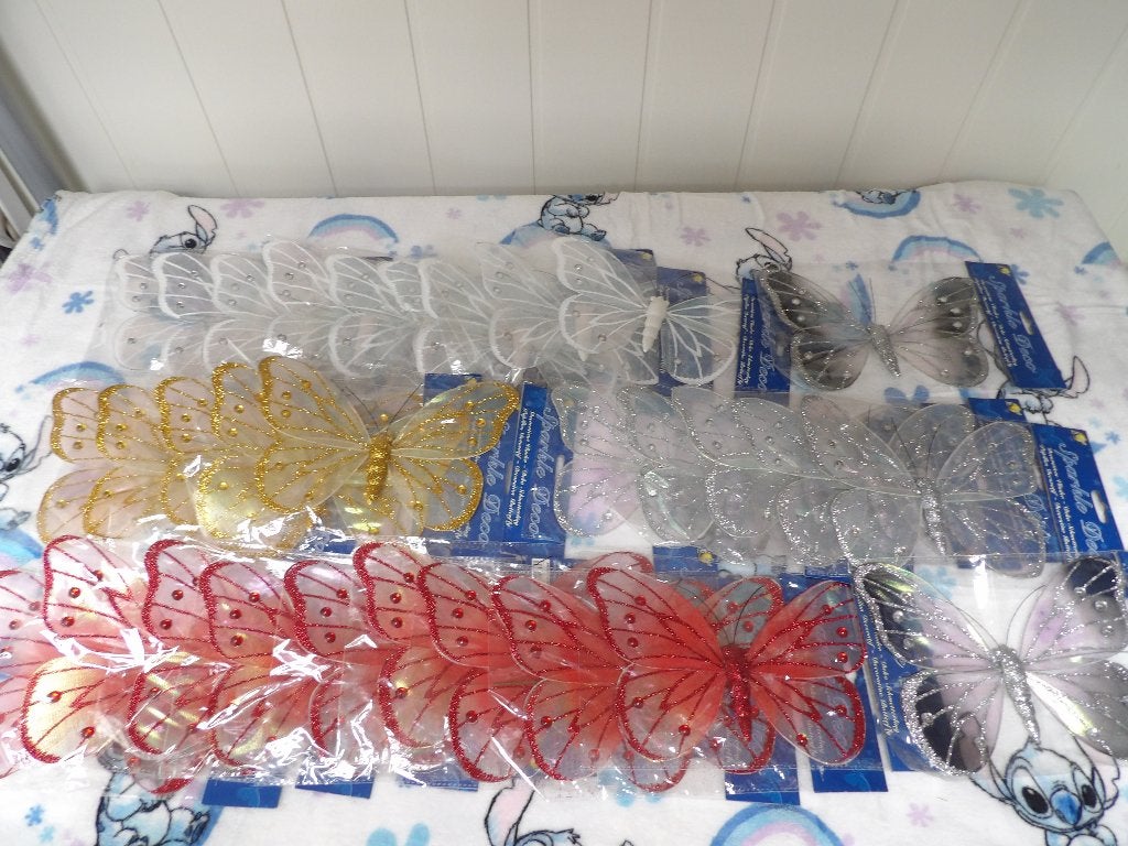 nieuw 30x decoratie vlinder 22.5 cm wit, goud, rood, zwart, Huis en Inrichting, Woonaccessoires | Wanddecoraties, Nieuw, Ophalen of Verzenden