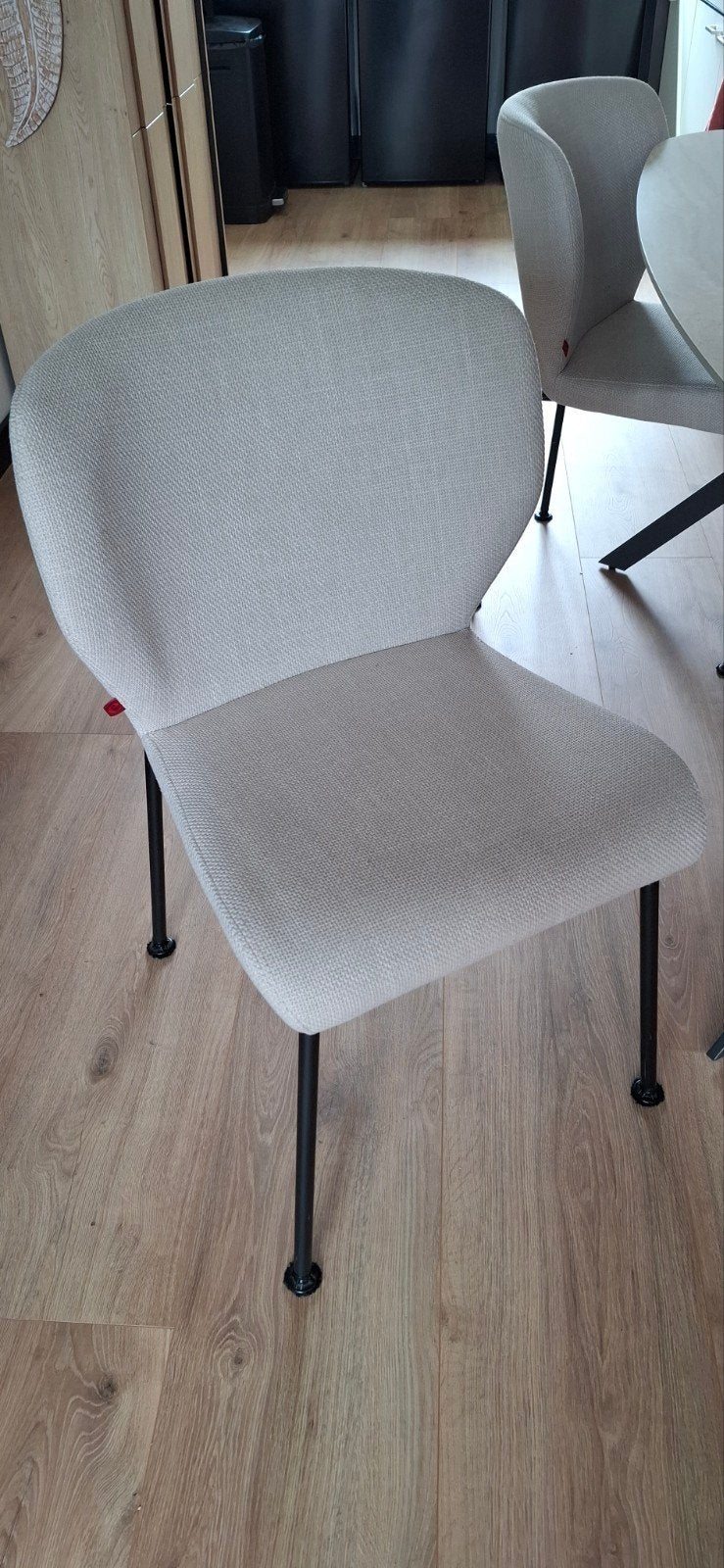 4 Moderne eetkamerstoelen - Ecru met zwarte poten, Ophalen, Wit, Zo goed als nieuw, Metaal