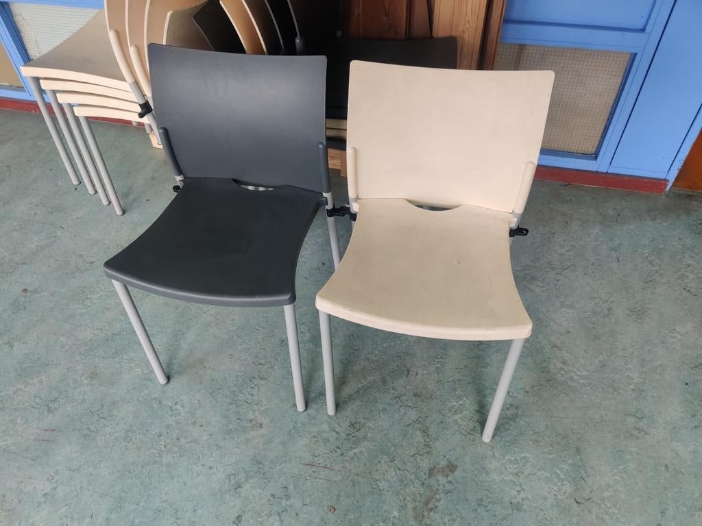 11 Eromes stoelen, Huis en Inrichting, Stoelen, Ophalen of Verzenden, Gebruikt, Grijs, Vijf, Zes of meer stoelen