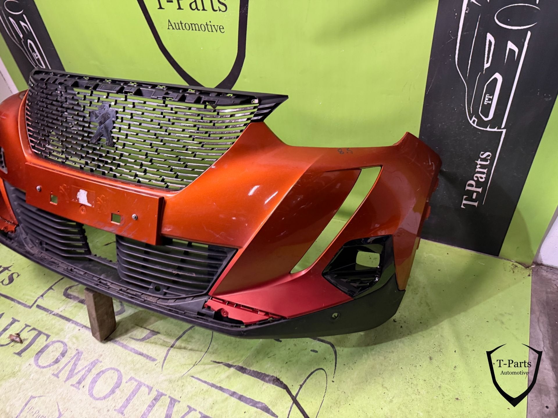 peugeot 2008 voorbumper bumper, Taurusavenue 1
2132 LS  Hoofddorp, NL, Gebruikt, Contact.group@renault.com, Stellantis N.V.