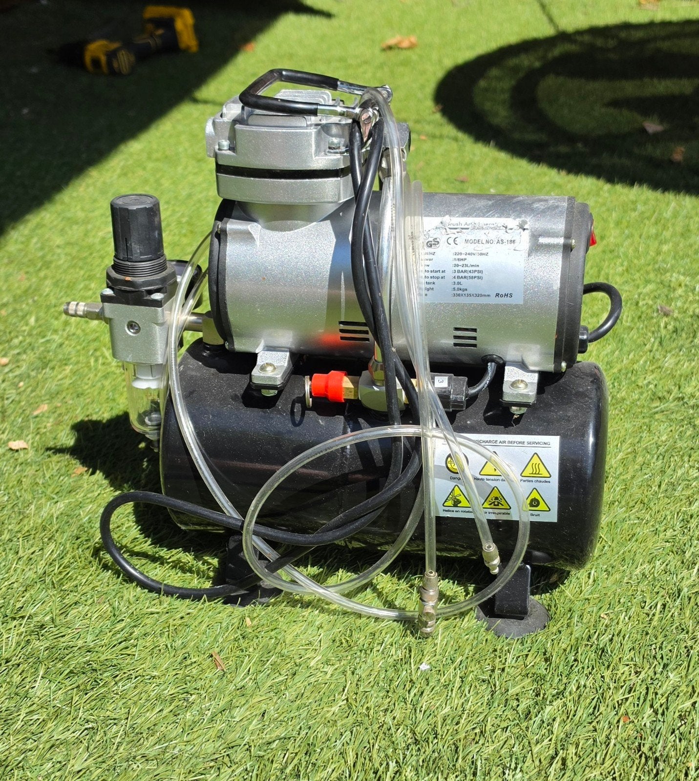 Airbrush Compressor AS-186, Doe-het-zelf en Verbouw, Compressors, Ophalen of Verzenden, Zo goed als nieuw, Minder dan 200 liter/min