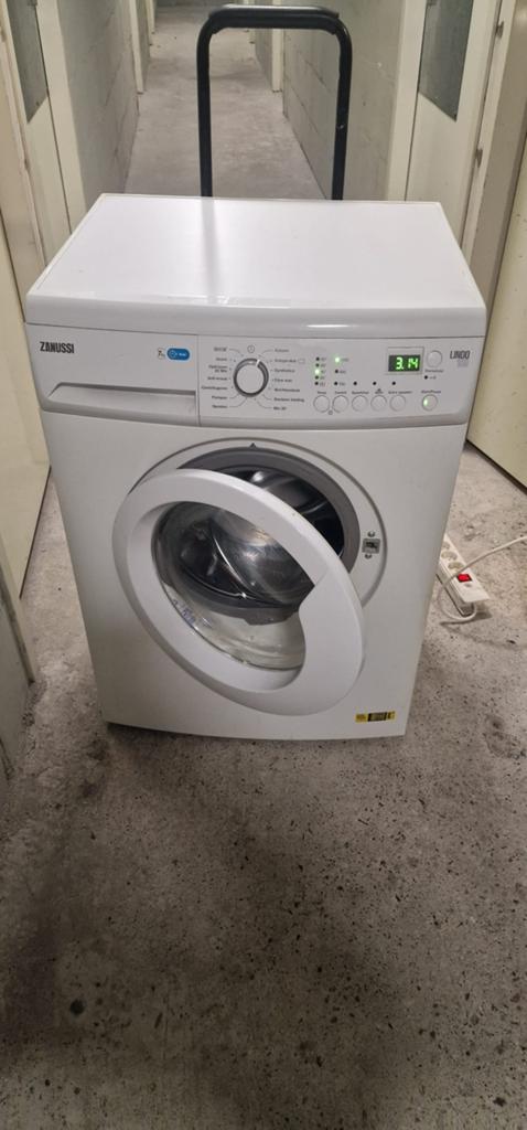 Wasmachine ZANUSSI A ++, Witgoed en Apparatuur, Wasmachines, Ophalen of Verzenden, Zo goed als nieuw, 1200 tot 1600 toeren, 85 tot 90 cm