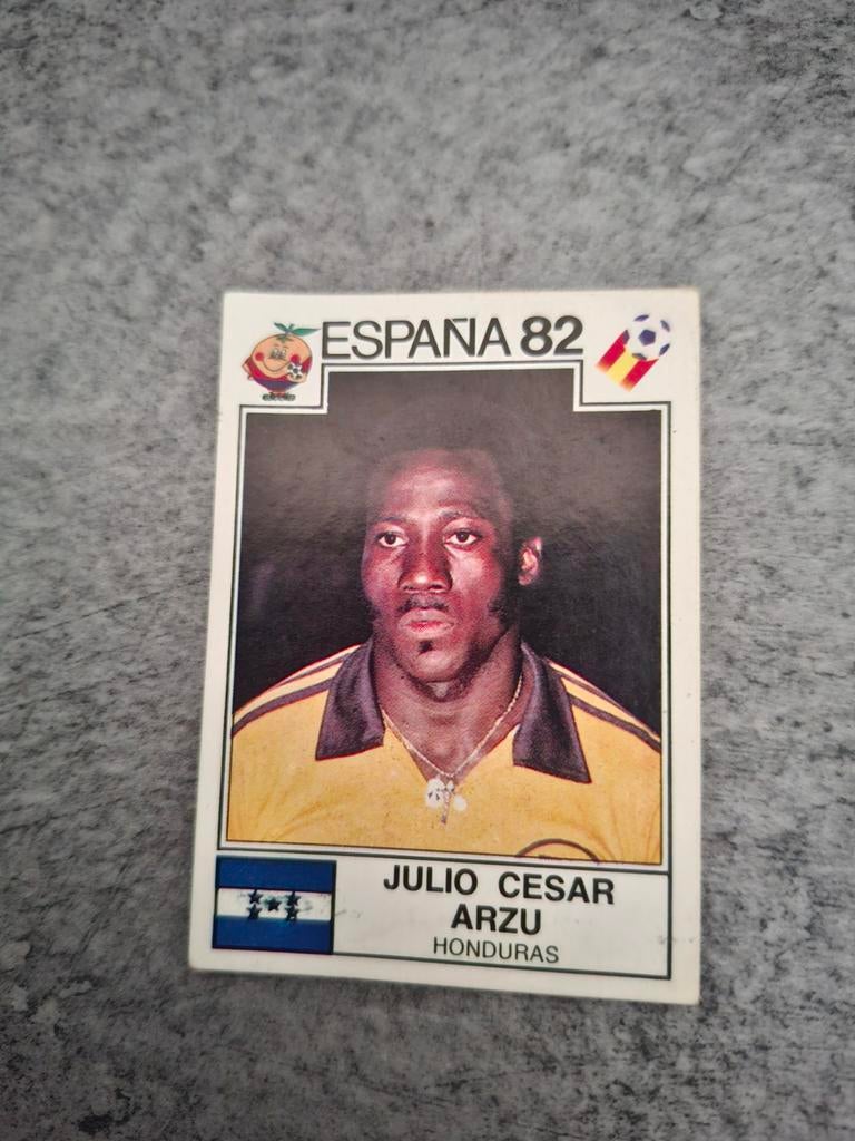 Panini sticker WK 82 Espana. Julio Cesar Arzu Honduras., Verzenden, Zo goed als nieuw, Sticker