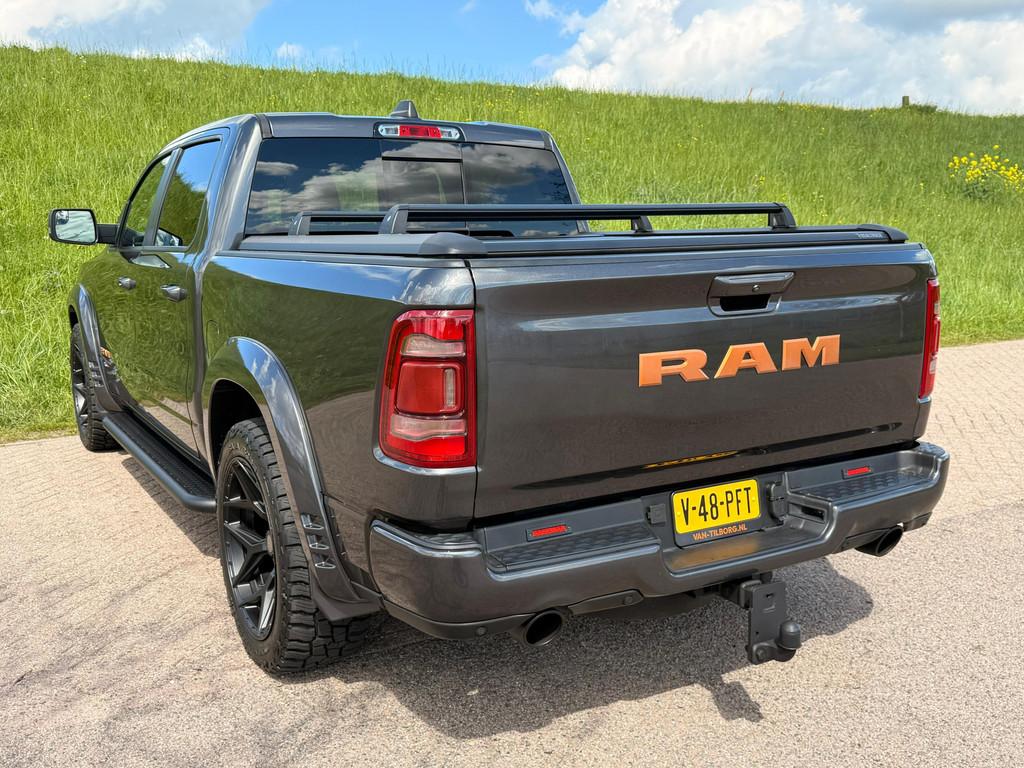 Dodge Ram 1500 5.7 HEMI V8 4x4 Crew Cab Big Horn CUSTOM COPP, Auto's, Gebruikt, 8 cilinders, 5654 cc, 402 pk